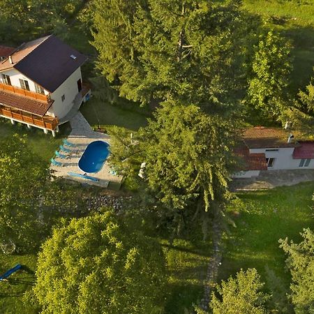 Пе́Трови Вили Ribarica Luaran gambar