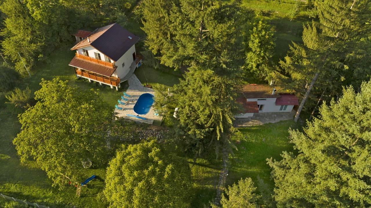 Пе́Трови Вили Ribarica Luaran gambar